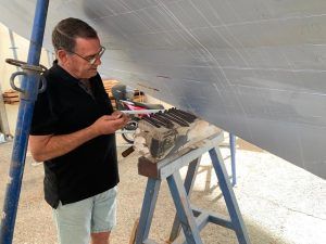 Pompeyo Grimalt visita la Atarazana de la Fundación Vela Clásica de España 