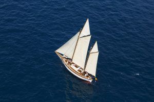 El Gipsy, el barco insignia de la Fundación Vela Clásica de España, vuelve a la Regata Puig Vela Clàssica en su XVI Edición